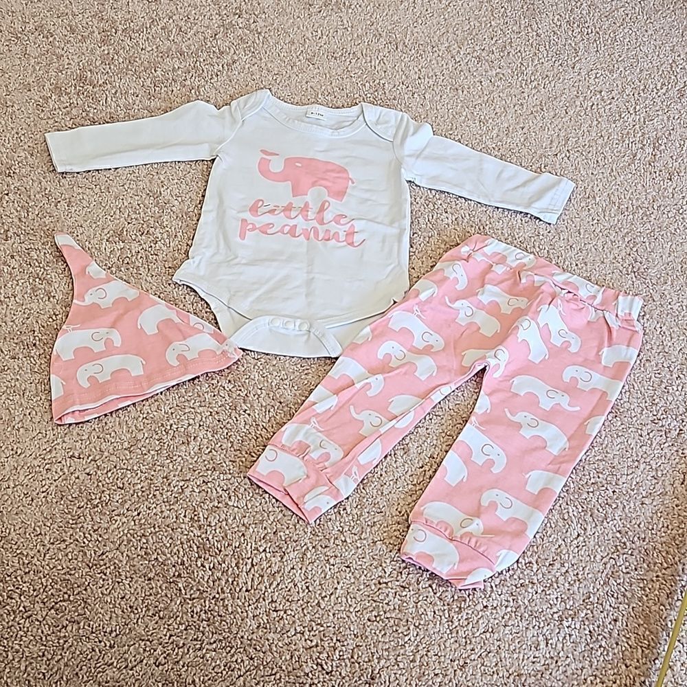 NWOT  Cotton onesie with matching pants and hat with little elephant print